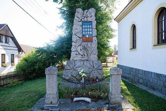Památník obětem 1. a 2.světové války v Hradišti